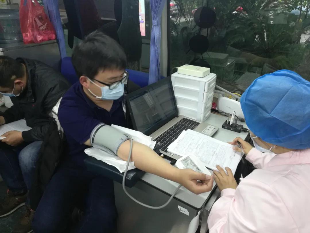 爱心献血，温暖中国，爱游戏aPP官网入口官方版-爱游戏aiyouxi(中国)
在行动！